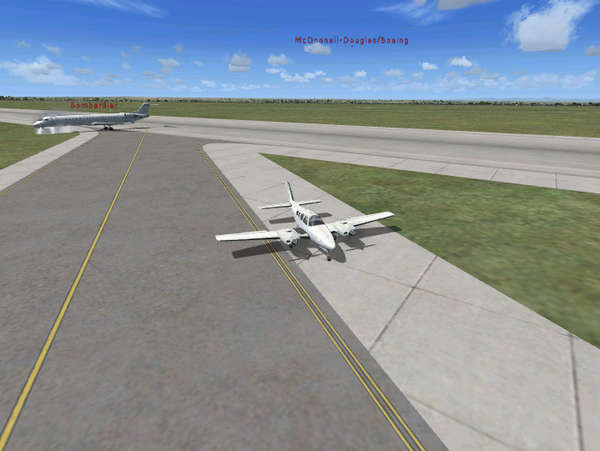 26820 B / 600 x 451 / FSX Crj700 exit rwy.jpg