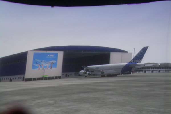 11912 B / 600 x 400 / Airbus base s A380.jpg