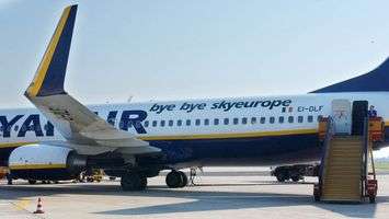 10083 B / 355 x 200 / bye bye skyeurope.jpg