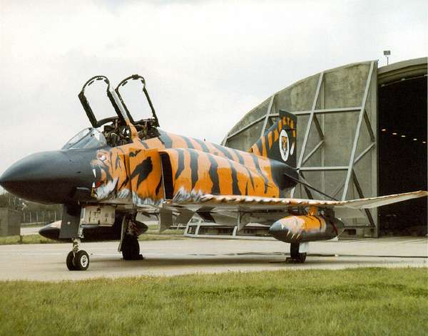 34673 B / 600 x 472 / F4-Phantom-Tiger.jpg