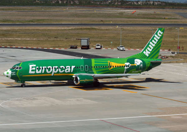 37161 B / 600 x 423 / kulula-737-400-zs-oao-10-europcargrd-cpt-csmlr.jpg